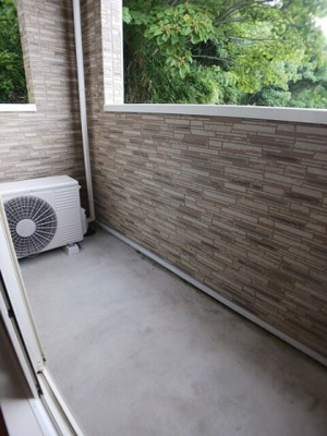 【バルコニー】 | ナッツィオーネ・クロス | 暖かな日差しのふりそそぐバルコニー