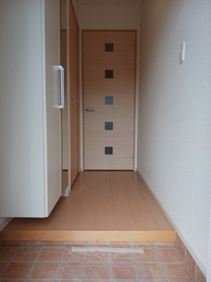 【玄関】 | ナッツィオーネ・クロス | 毎日通る玄関はこちらです