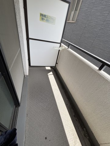 ジョイフル寝屋川のバルコニー