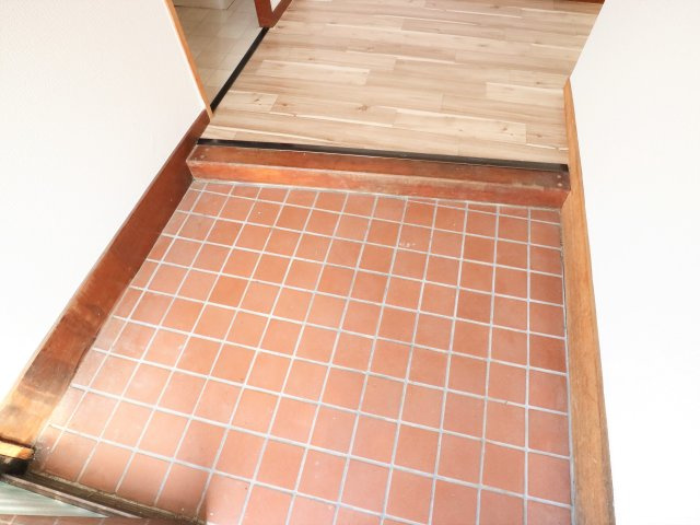 瀬高ビルの玄関