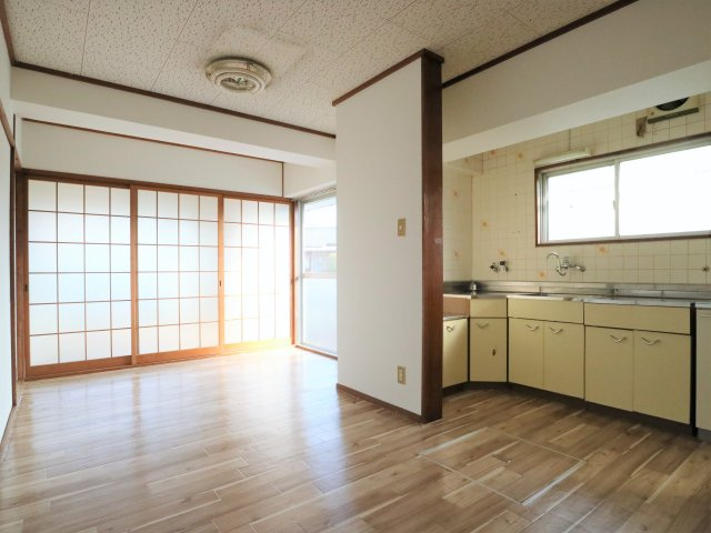 瀬高ビルの居間・リビング