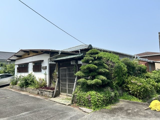 【外観】 | 橘売家 | 敷地が広くお庭もあり、駐車場としての拡張も可能です！！