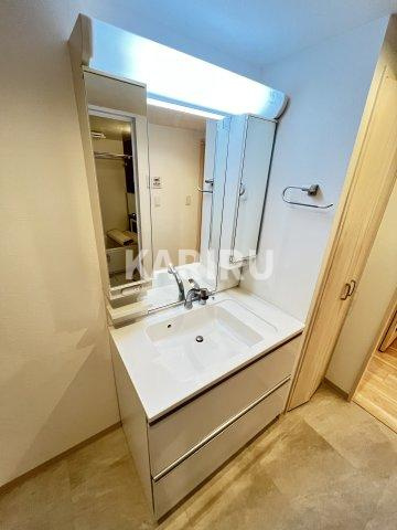 B-PROUD天満橋の洗面所|ゆったりとスペースのある洗面所