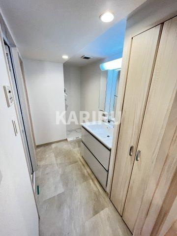 B-PROUD天満橋の洗面所|広い洗面スペース