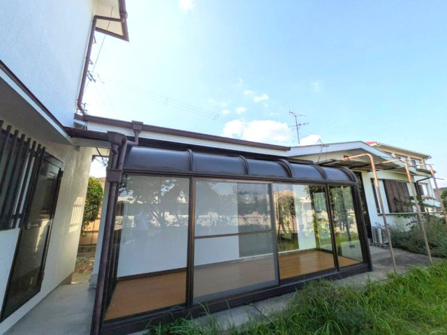 宝梅　中川邸の外観|サンルームの外側からみた様子です
