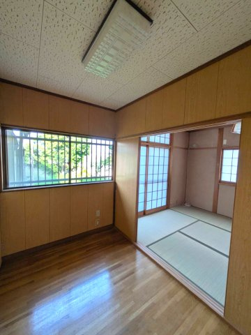 宝梅　中川邸の洋室|離れの１階部分です