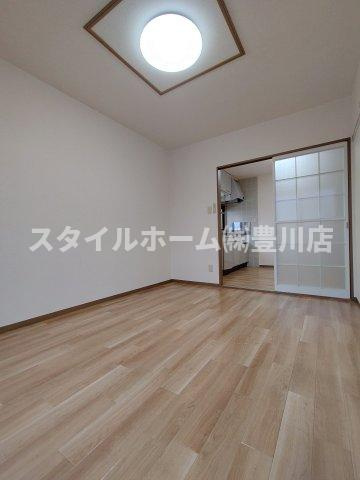 ヴィラ・ロワイヤル　弐番館の居間・リビング