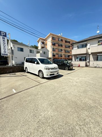 ハイツみのるの駐車場