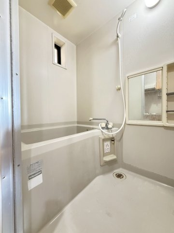 ハイツみのるの浴室