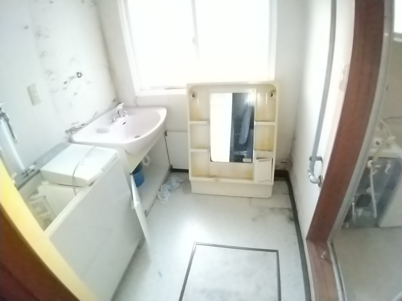 桜ケ岡７丁目　中古住宅の独立洗面台