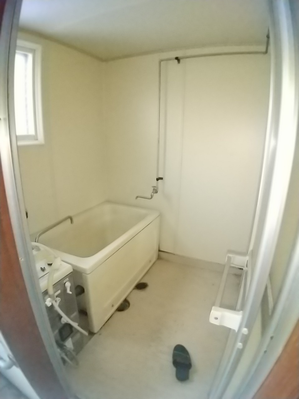 桜ケ岡７丁目　中古住宅の浴室|風呂釜はバランス釜です