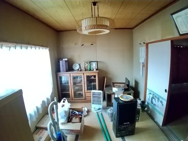 桜ケ岡７丁目　中古住宅の和室|1階南側６帖和室