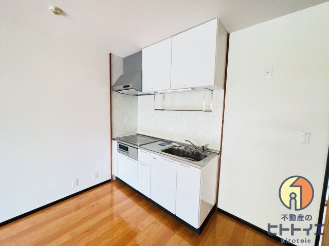 Lata flumenのキッチン|コンパクトなキッチンで掃除もラクラク