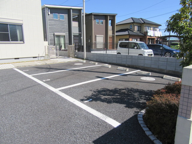 メゾン　メイユールの駐車場