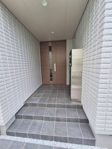 コモド湘南のエントランス