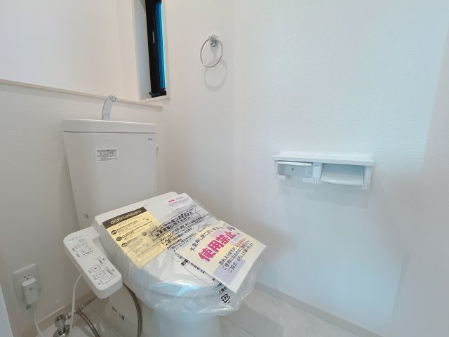 熊谷市箱田7丁目　新築一戸建て　全３棟のトイレ