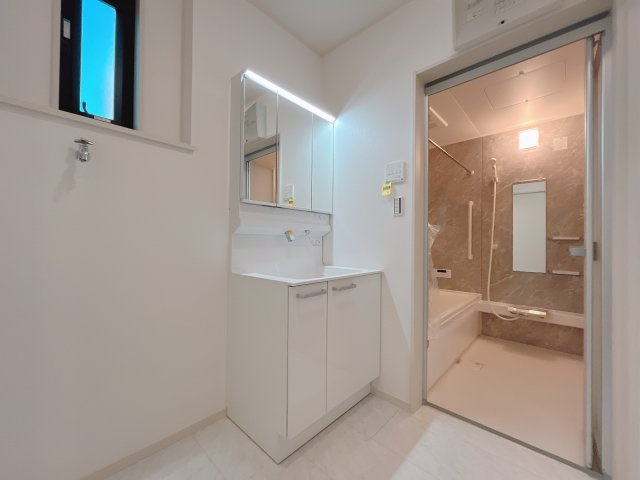 熊谷市箱田7丁目　新築一戸建て　全３棟の独立洗面台