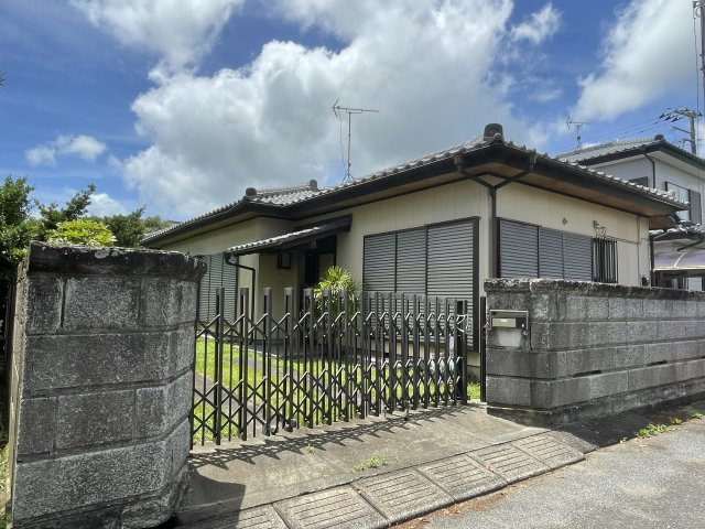 南今泉中古一戸建のエントランス