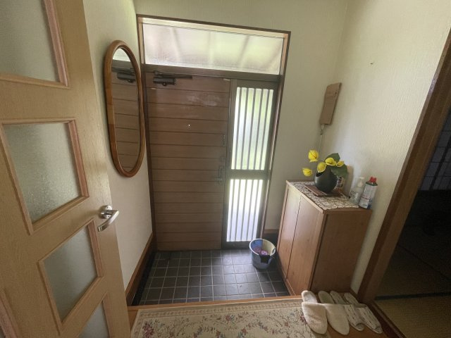 南今泉中古一戸建の玄関