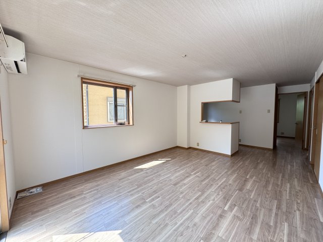 ヴィラージュ・プロバンスBの居間・リビング