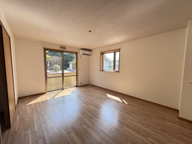 ヴィラージュ・プロバンスBの居間・リビング