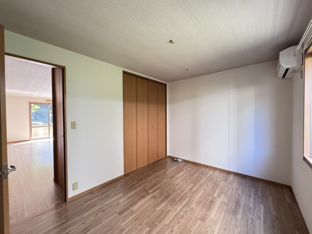 ヴィラージュ・プロバンスBの洋室