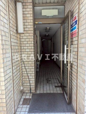 有恒ビルのエントランス