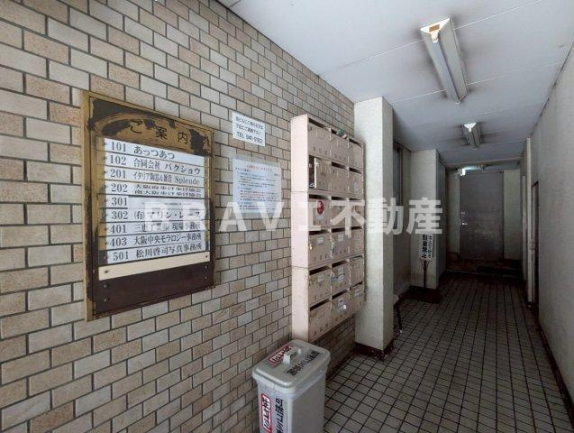 有恒ビルのロビー