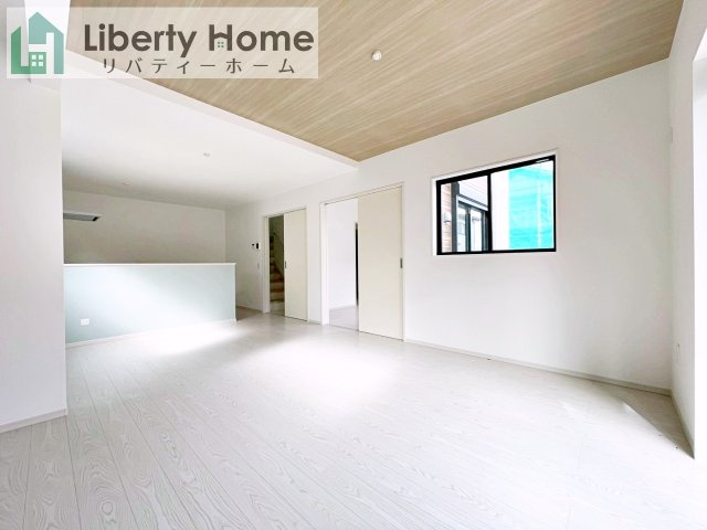 取手市駒場3期　新築戸建の居間・リビング