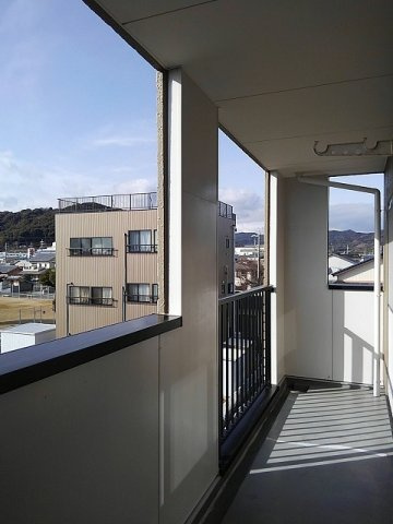 グリーン．アヴェニューのバルコニー