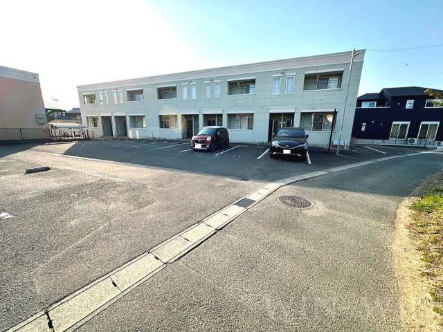 ヴィラ・サンライト Ⅱの駐車場