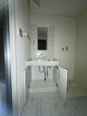 【洗面所】 | モンサンミッシェル北浜 | モンサンミッシェル北浜　独立洗面化粧台