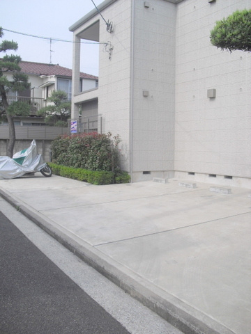 コリーヌ横浜のその他共用部分|敷地内駐車場