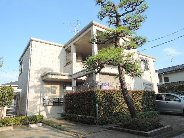 コリーヌ横浜のエントランス|２４時間受付で管理体制良好の旭化成へーベルメゾン