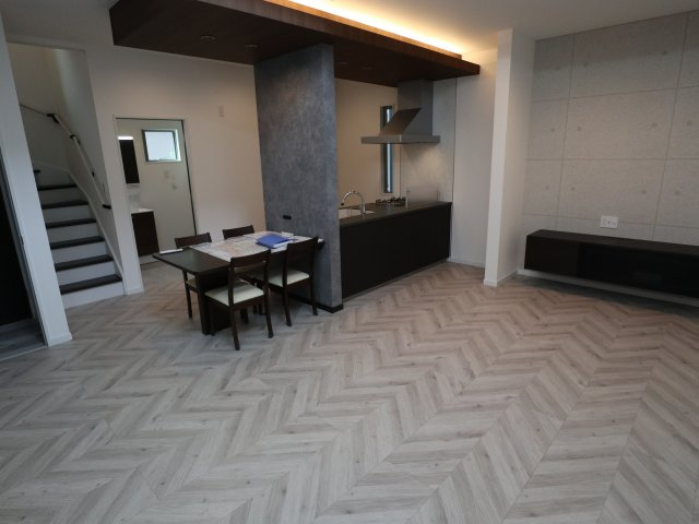 《仲介手数料無料》北区吉野町２丁目170-10(B号棟)新築一戸建ての居間・リビング|撮影日 2025年7月18日 14:30 晴れ