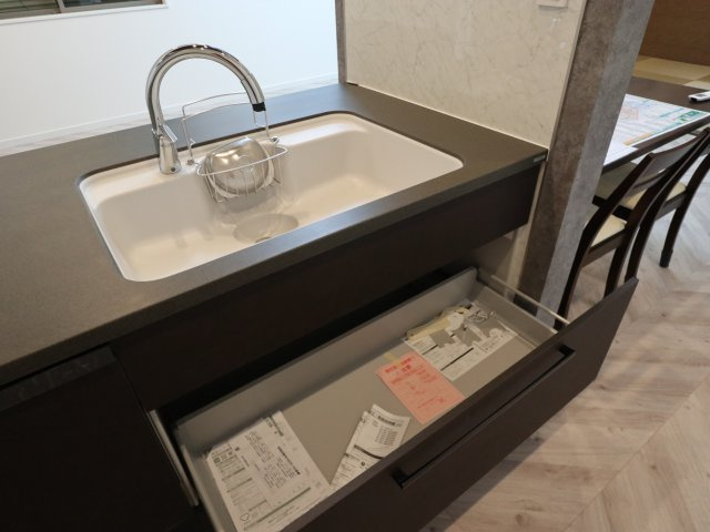 《仲介手数料無料》北区吉野町２丁目170-10(B号棟)新築一戸建てのキッチン|撮影日 2025年7月18日 14:30 晴れ