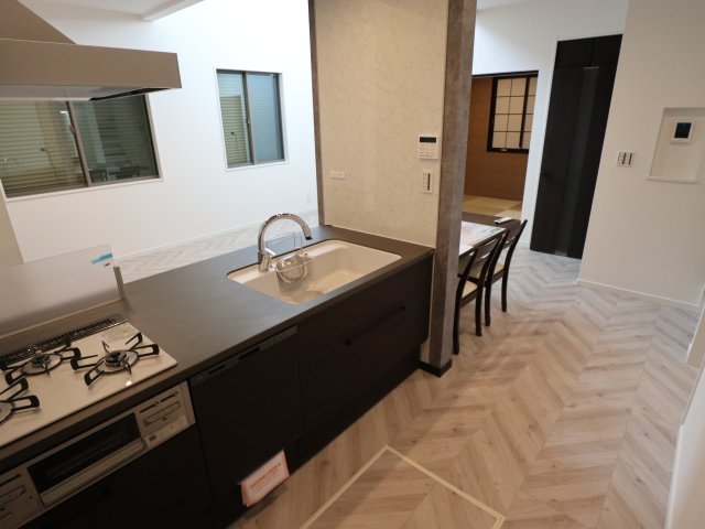 《仲介手数料無料》北区吉野町２丁目170-10(B号棟)新築一戸建てのキッチン|撮影日 2025年7月18日 14:30 晴れ