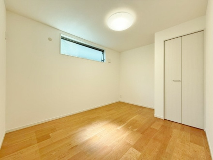 杉並区桃井2丁目の洋室|1階6.1帖洋室
各居室、収納付きでお部屋はスッキリとお使いいただけます