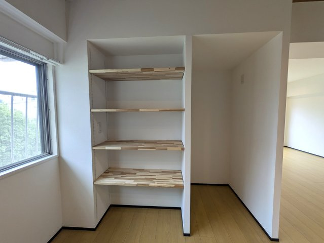 こだわりリフォームもアリ！【コーシン菊名第2マンション】の収納|小物を収納するのに便利です