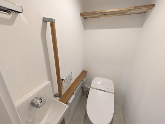 こだわりリフォームもアリ！【コーシン菊名第2マンション】のトイレ|シンプルで使いやすいトイレです