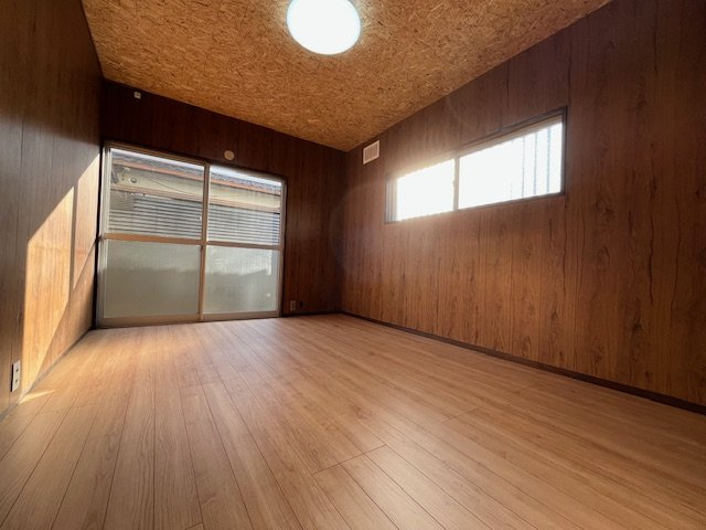 山手町貸家の洋室