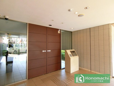 【エントランス】 | サーパス泉が丘通り | エントランスはオートロックで防犯性↑