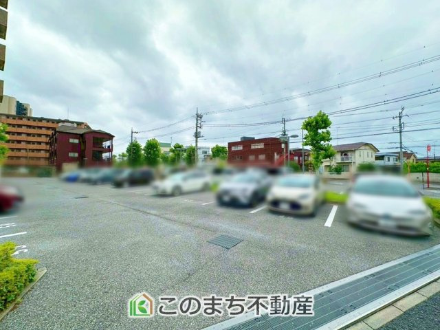 サーパス泉が丘通りの駐車場|敷地内平面駐車場