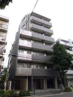 【外観】 | 鉄筋コンクリート造のがっちりとした建物。