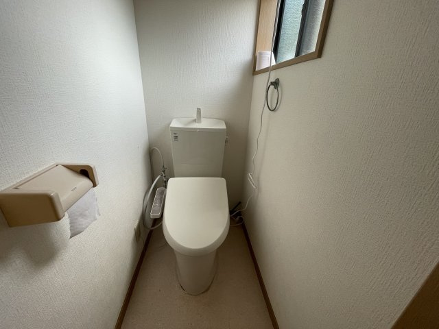 茂原市本納戸建てのトイレ