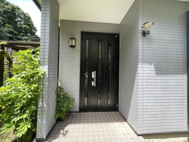 茂原市本納戸建ての玄関