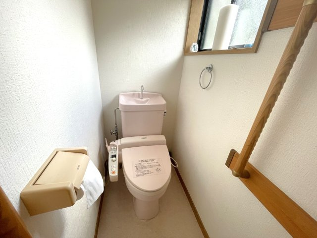 茂原市本納戸建てのトイレ