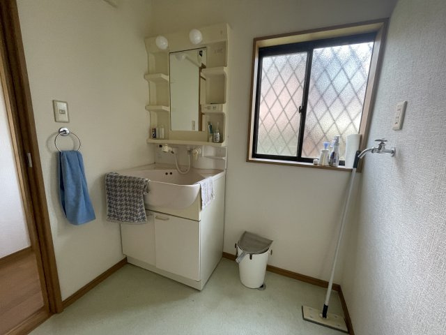 茂原市本納戸建ての独立洗面台