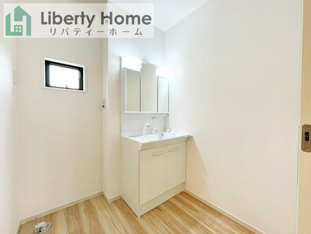 つくば市古来1期　新築戸建　1号棟の独立洗面台