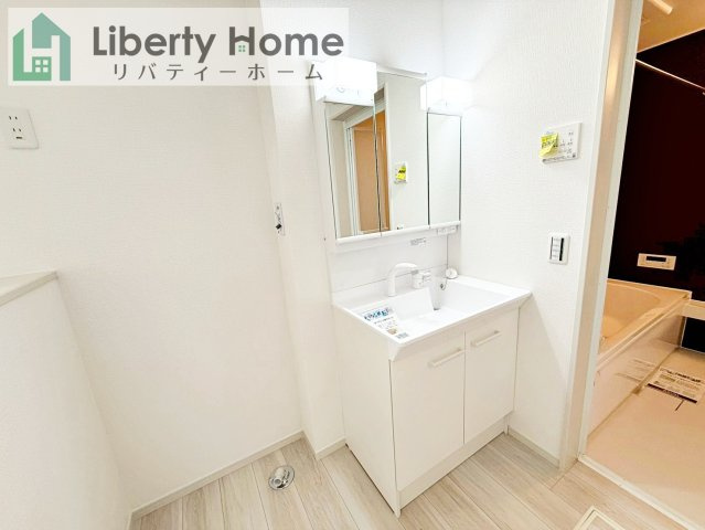 つくば市古来1期　新築戸建　2号棟の独立洗面台